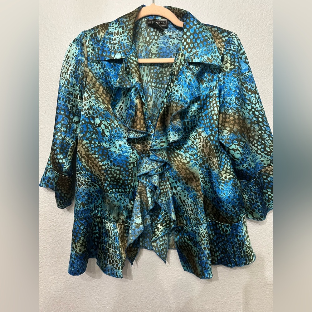 EUC Sz S Elementz Blue and Brown Patterned Blouse